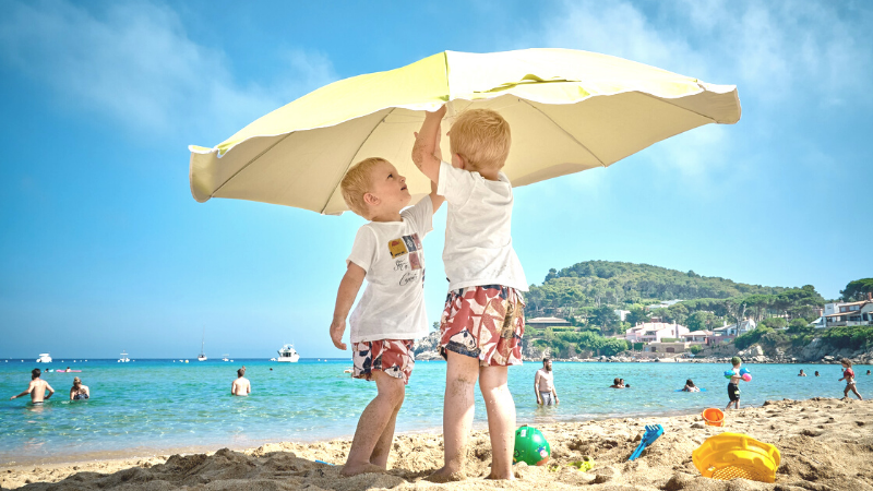 Les avantages de laisser partir les enfants en vacances avec leurs